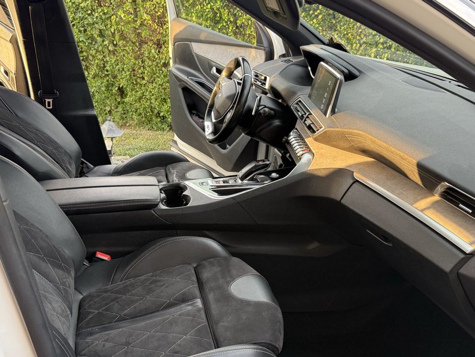Peugeot 5008 2.0 180cp/ GT Line/Full Led/Camera 360/Navigatie /Automat /7 locuri
