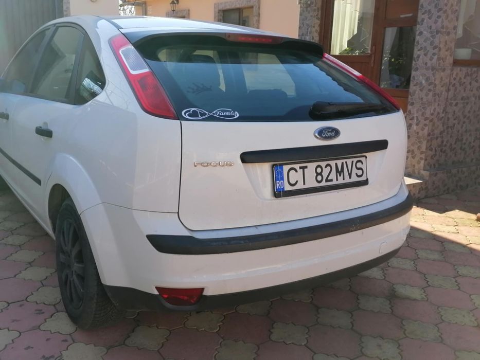 Vând Ford Focus 1.4 benzină.