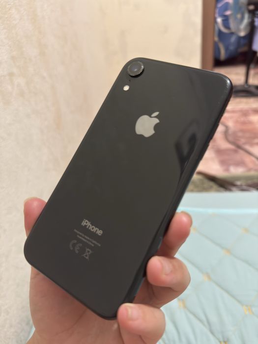 Продам Iphone xr 64гб с коробкой.