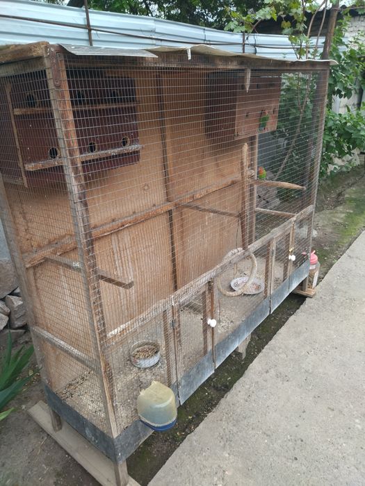 Большая клетка для попугайев