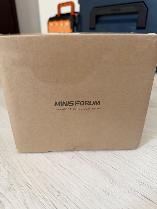 Mini PC Minisforum UM870 Slim – Ryzen 7 8745H | 32GB RAM | 1TB SSD | NOU SIGILAT