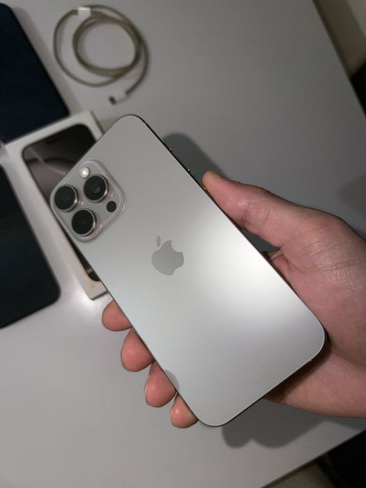 Iphone 16 pro max 256 silver