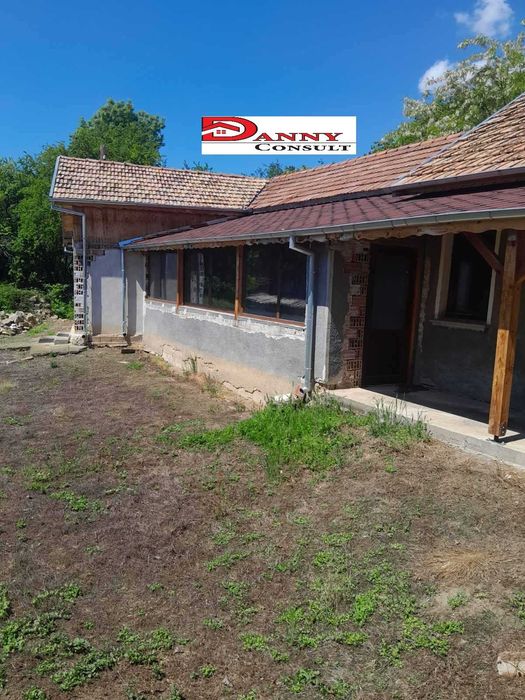 Продава се Къща в с. Крамолин, Област Габрово - 100 кв.м за 230 €/кв.м - Снимка #2