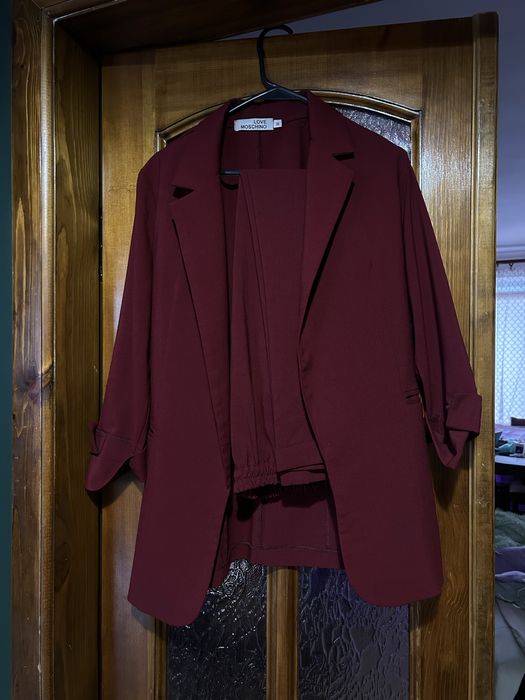 Продам платья, костюм