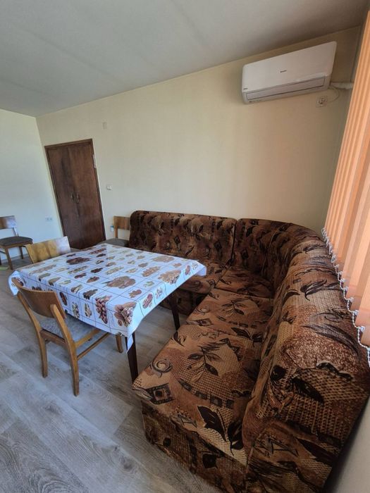 Дава се под наем Тристаен апартамент в Горна Оряховица - 90 кв.м за 330 € - Снимка #2