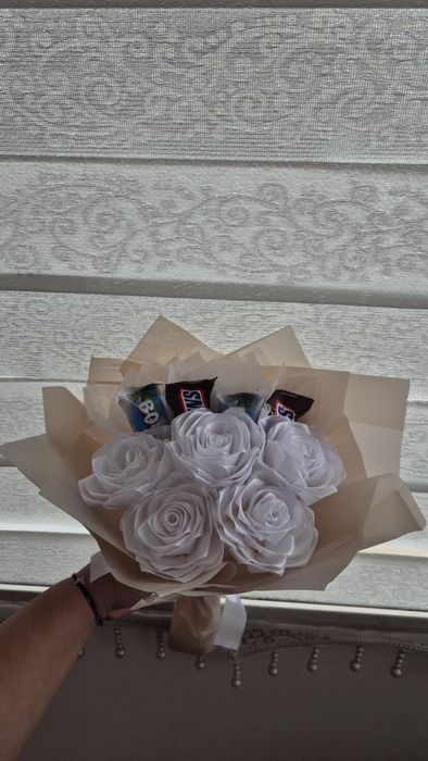 Ръчно изработени рози от сатен и фоам