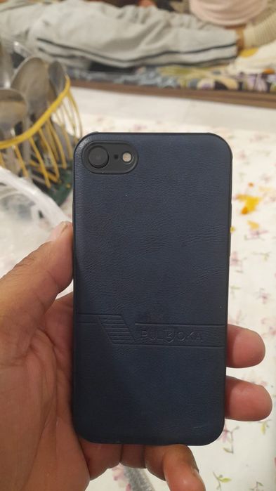 Телефон IPhone 7