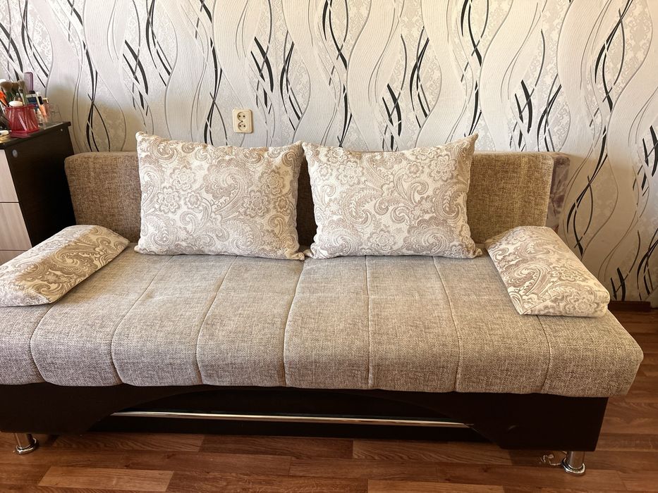 Продам диван раскладной в идеальном состояний