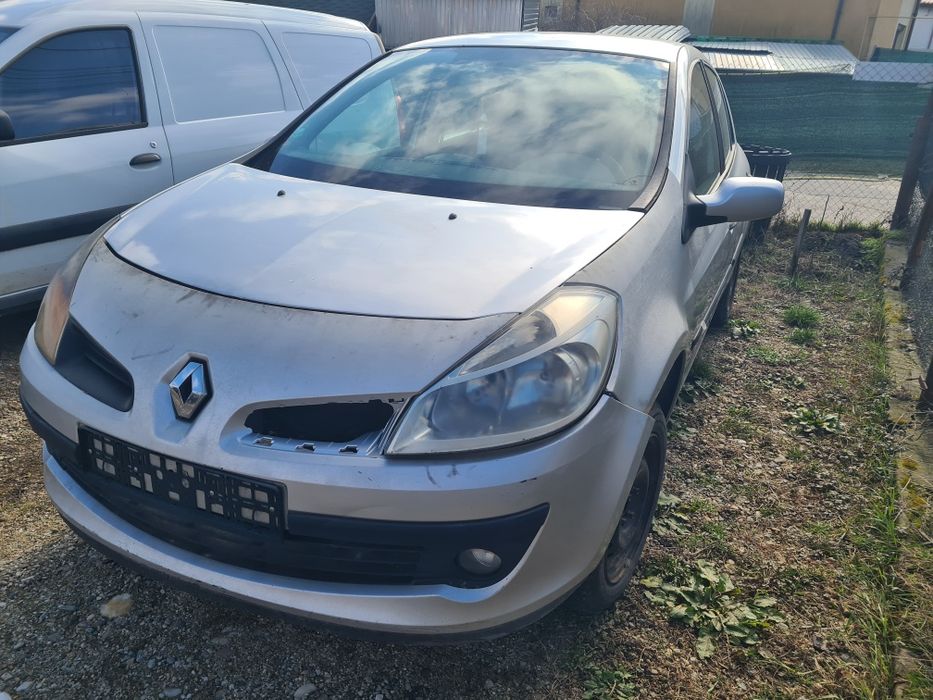 Far bara fata capota motor-Renault Megane 3 an 2012 /Clio 3 an 2008