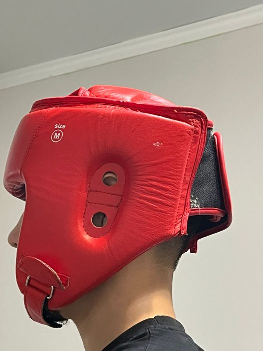 есть шлемы каратэ, бокс