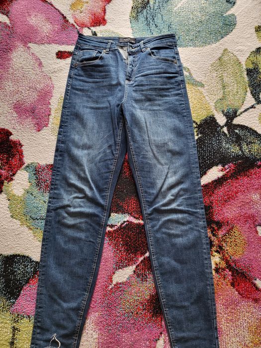 Jeans Reserved foarte chic