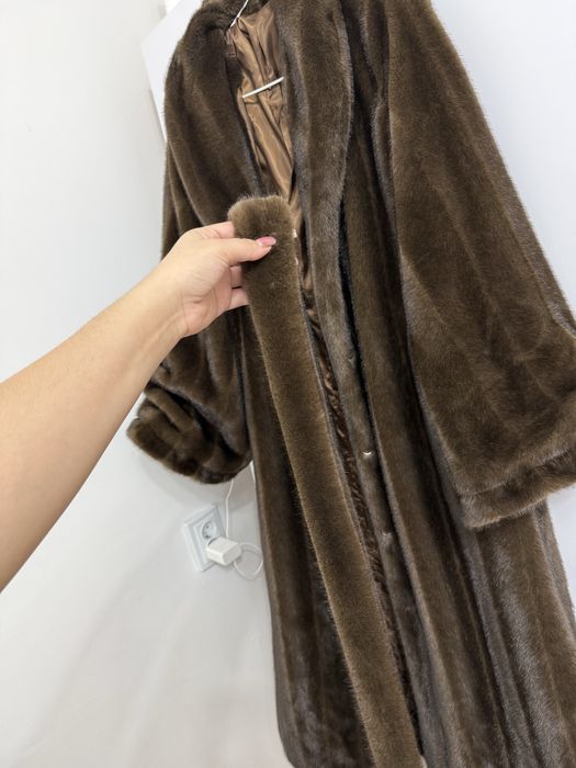 Продам шубу новая