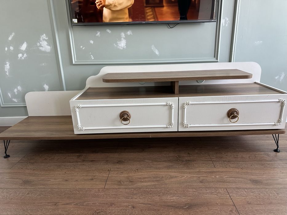 Подставка под телевизор