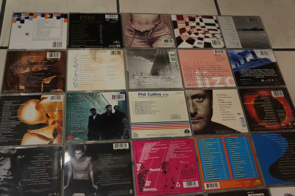 Оригинални използвани компакт дискове