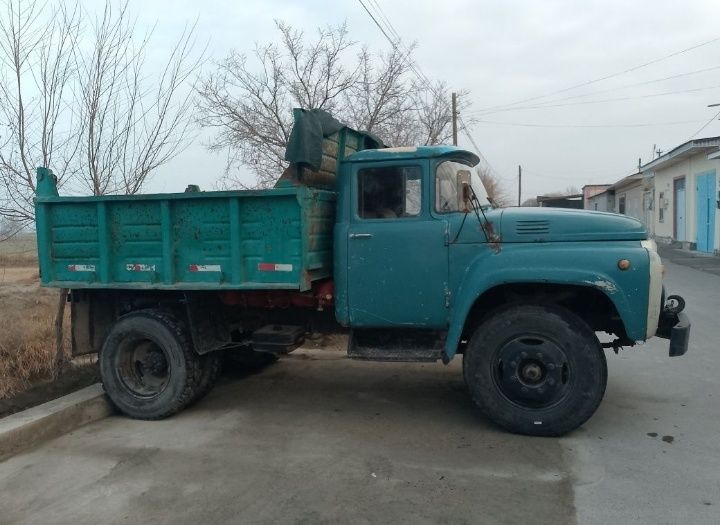 Самосвал Зил сотилади