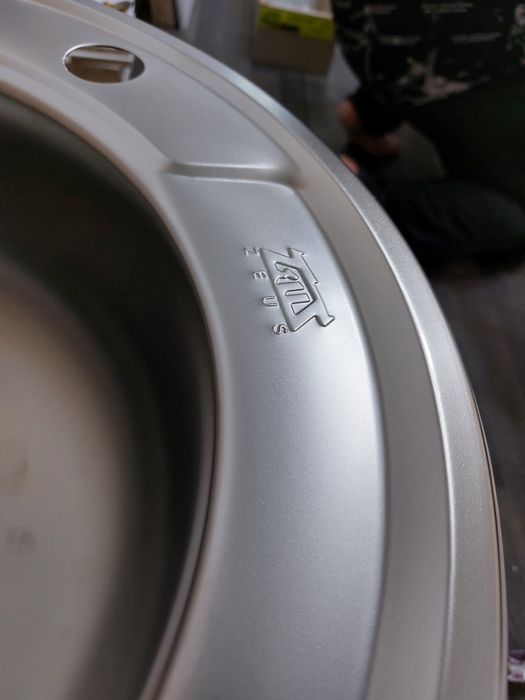 Кухонная мойка новая