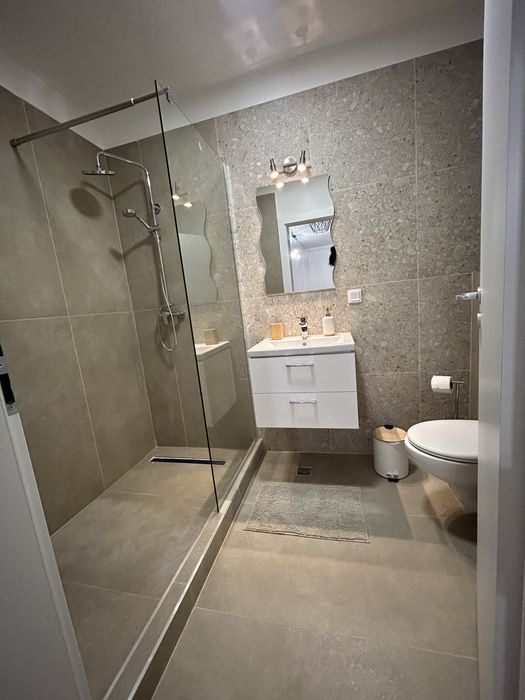 Inchiriez apartament 2 camere Floresti