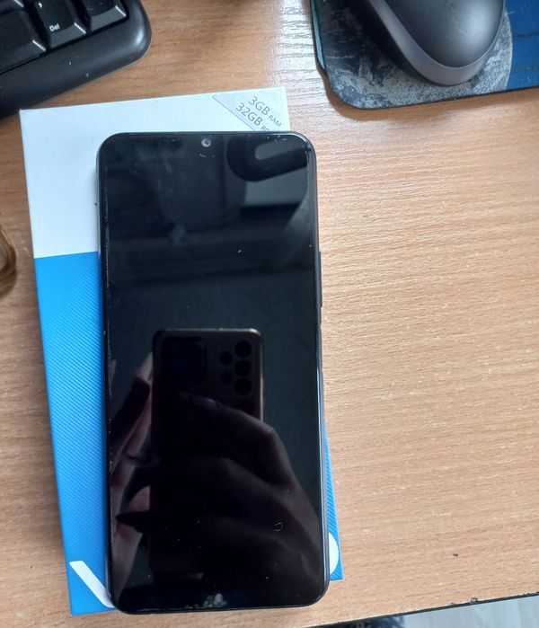 Подам телефон Vivo Y12s
