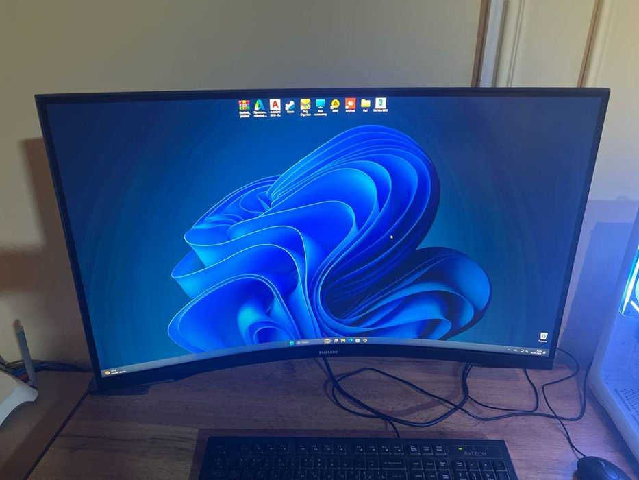 Продаю свой личный премиум ПК+32”CURVED МОНИТОР+SMART СТОЛ+Кронштейн