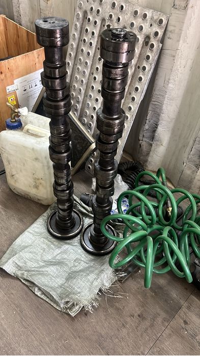 Распредвал Скания V8,