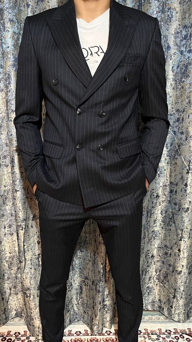 костюм двубортный