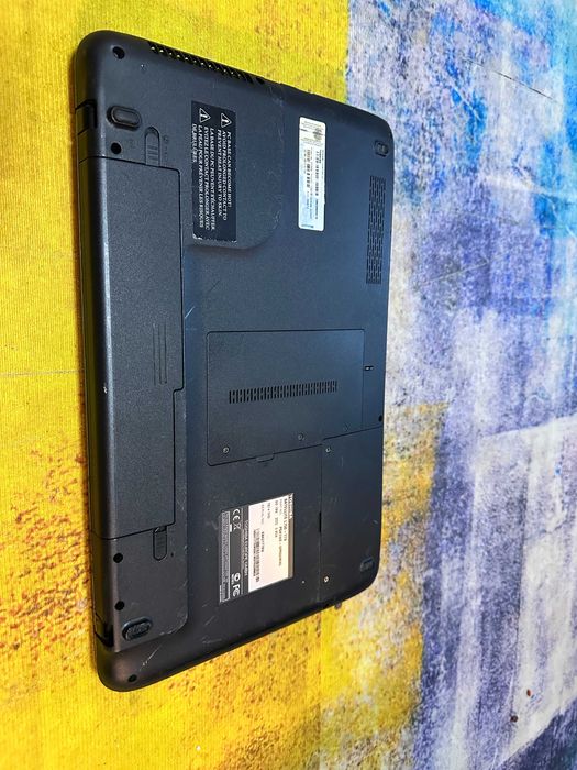 laptop toshiba L750, i7, 3 gb, hdd 500 gb