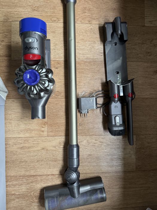 Пылесос Dyson V8