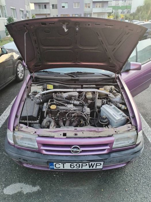 Vând Opel Astra F cabrio 2.0i