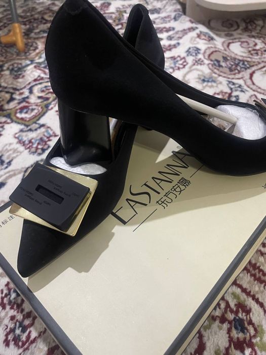 Ayollar uchun poyabzal