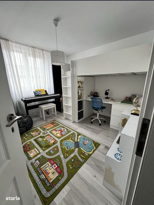 De vanzare apartament cu 3 camere, 2 balcoane, renovat, zona Pascal
