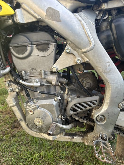 Vand susuki rmz 450 2012 sau fac schimb cu 250 enduro