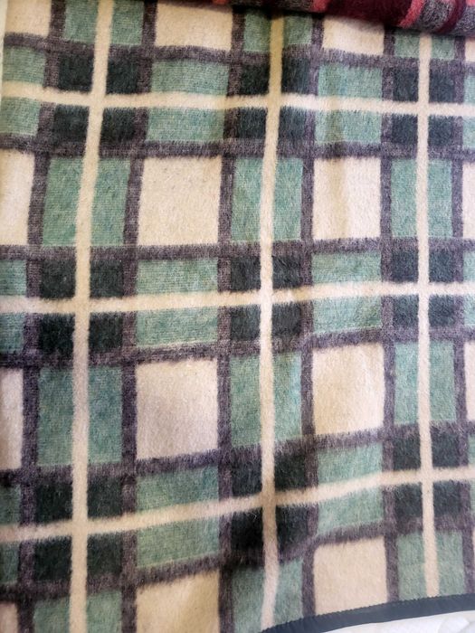 Вълнени.  одеала