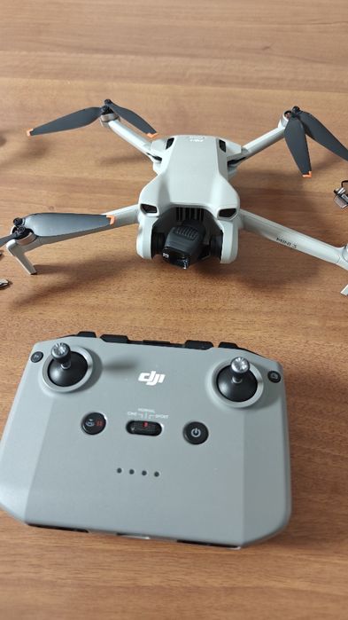 Drona Dji mini 3