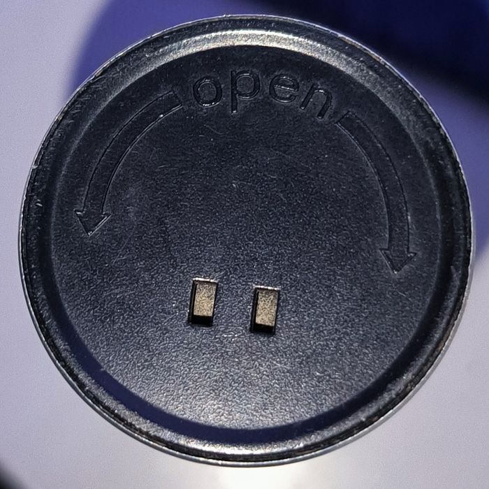 Навушник ва телефон сотилади