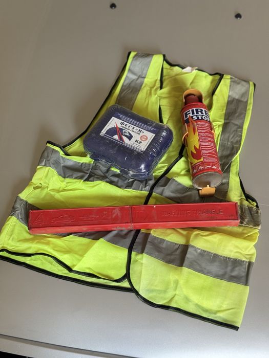 Набор Аптечка / Огнетушитель / Знак