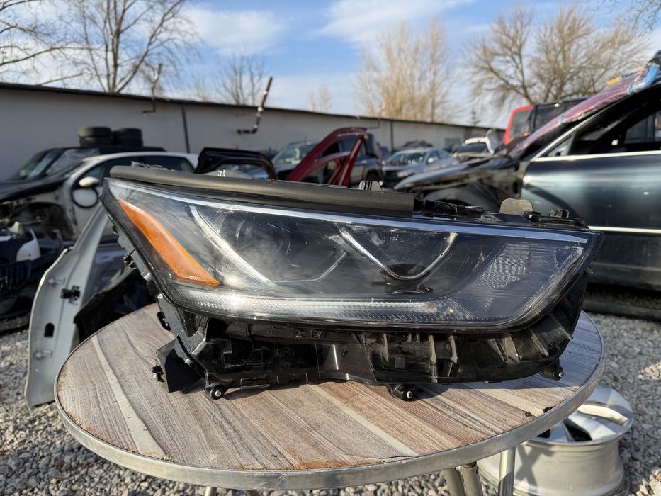 Фар Toyota Highlander