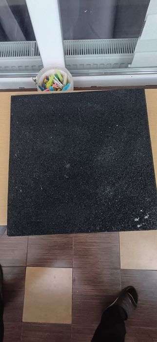 Декоративни гумени плочи 39/39/1.5см.