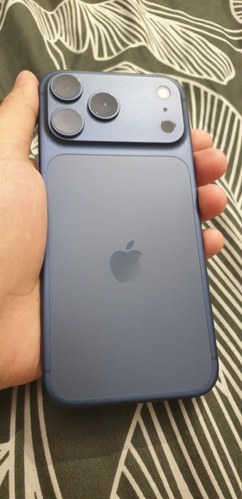 Iphone 17 pro max 256 gb esim идеальный