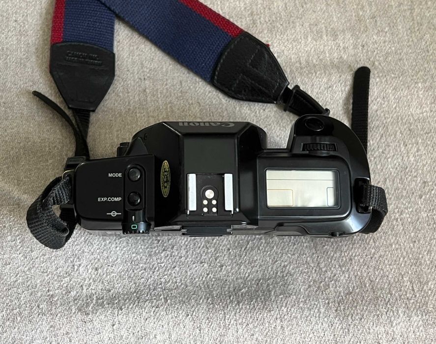 Canon EOS 650 body vintage SLR 35mm, fără accesorii