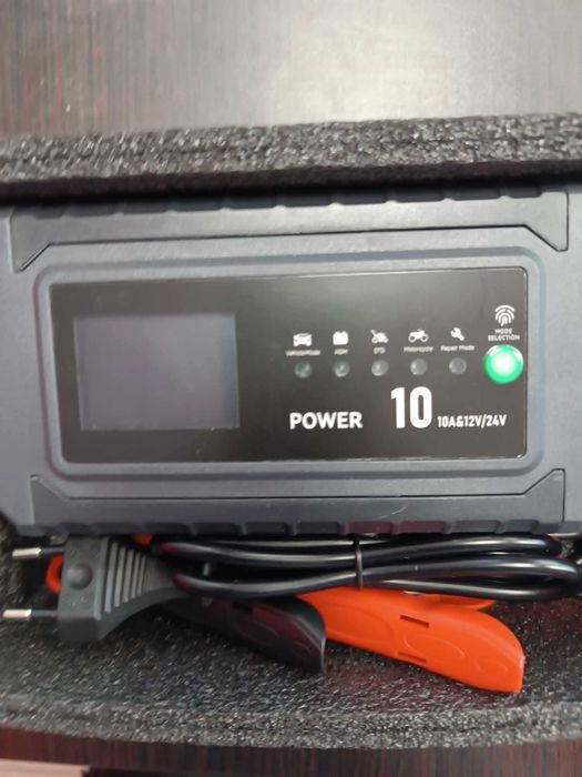 Продаваме дигитално зарядно на 12 v и 24 v със охладител