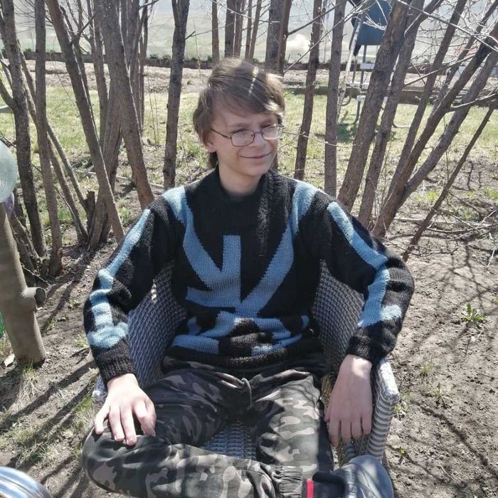 Джемпер ручной вязки для подростка