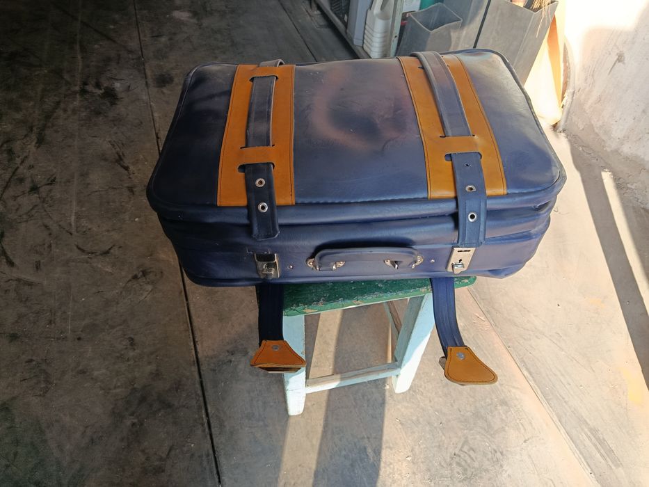 Продам советские чемоданы