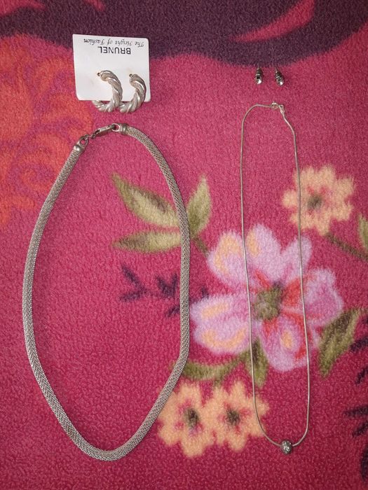 Продавам СРЕБЪРНИ БИЖУТА, 2 к-та(проба 925)+ГОЛЯМА отстъпка+2 подаръка