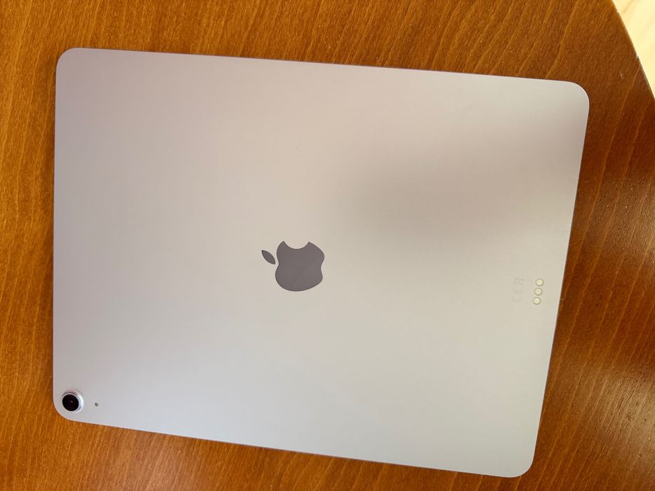 Продавам iPad Air 13(M3)