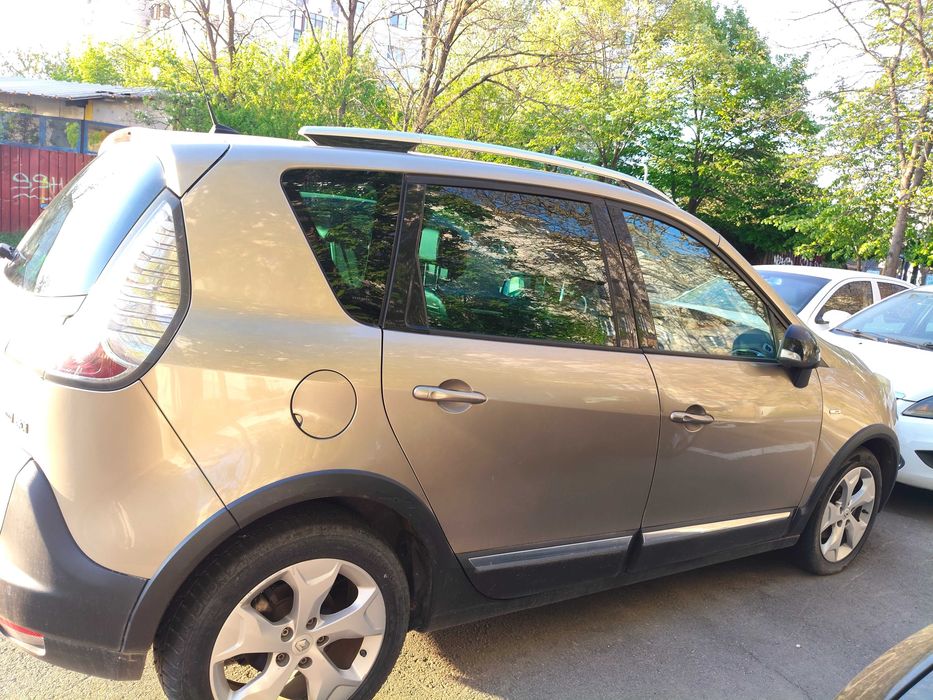 RENAULT Scenic 0 — imagine 3