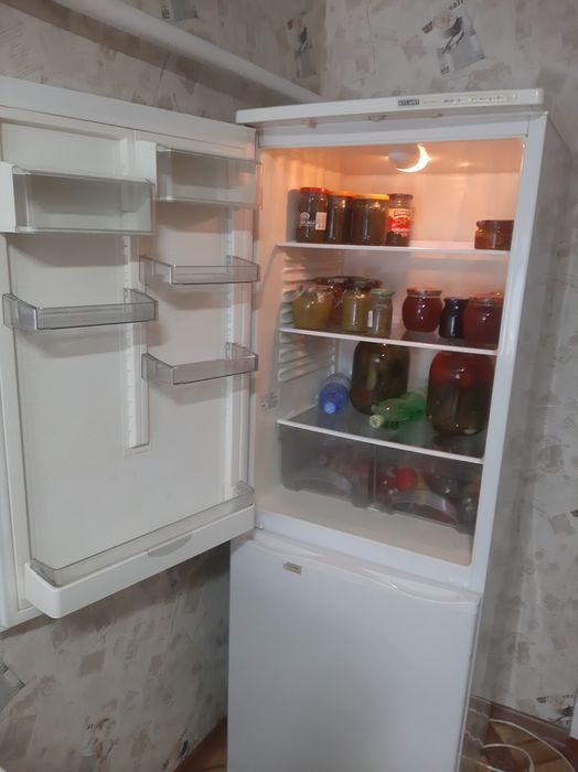 Продам отличный холодильник