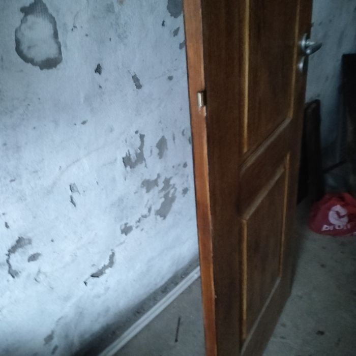 Vind două  uși de  interior