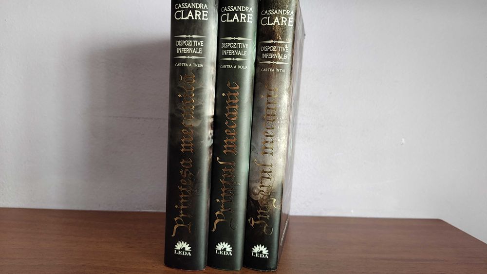 Cassandra Clare - Dispozitive infernale (3 titluri)