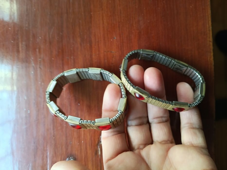 Продаю два браслета