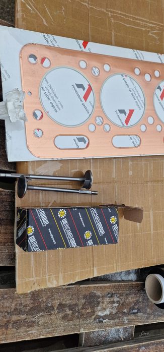 Supape admisie evacuare tractor fiat 211 215 fiat 615 715 fiat 311.315